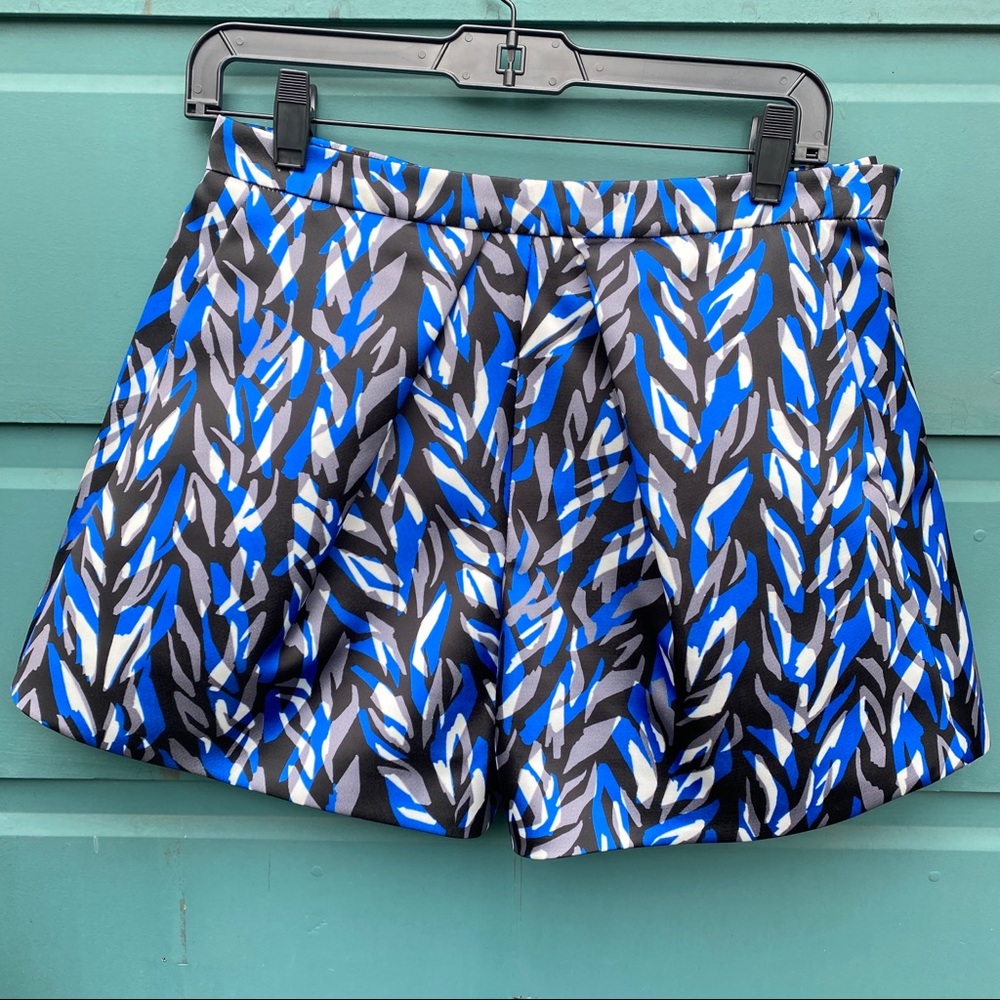 Balenciaga Abstract Leaf Print Blue White Black Shorts Size 38